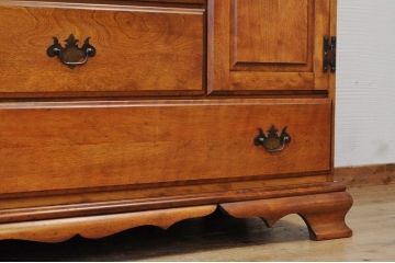 ◇新品展示品　USA製　メイプル材の上質なカップボード(定価350000円)