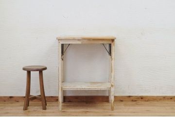 レトロ家具　ペンキの剥げたレトロな作業台
