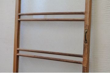 古い木味のダイヤガラス扉(ドア)