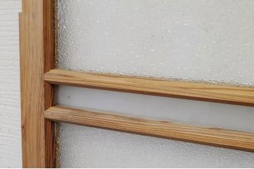 古い木味のダイヤガラス扉(ドア)