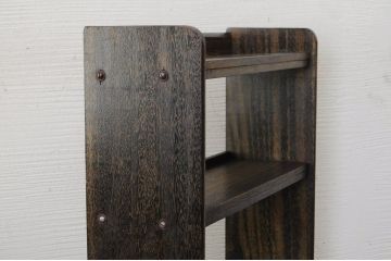 アンティーク家具　古い木のシックな本棚