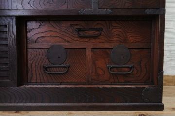 アンティーク家具　三方欅の木目の素晴らしい大振りな帳場箪笥
