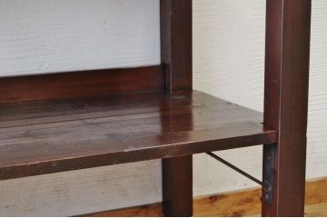 アンティーク家具　★古い木の大振りな脚付き飾り棚
