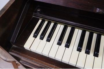 アンティーク雑貨　ジャンク品!レトロなヤマハオルガン