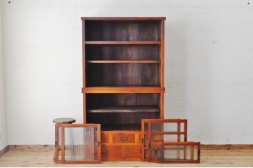 レトロ家具　☆前面欅!レトロなデザインのモールガラス食器棚