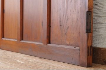 古い木のシンプルな無垢材ドア5