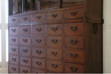 アンティーク家具　重厚!古い薬屋の大きな薬箪笥