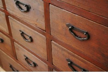 アンティーク家具　重厚!古い薬屋の大きな薬箪笥
