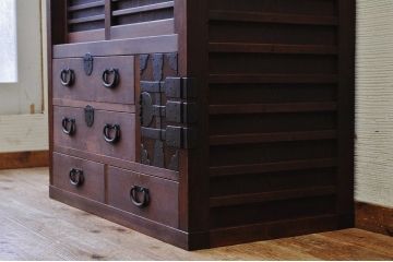 極上美品!横桟の細かな帳場箪笥