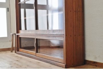 アンティーク家具　特大!古い木のシンプルな収納棚(本棚)