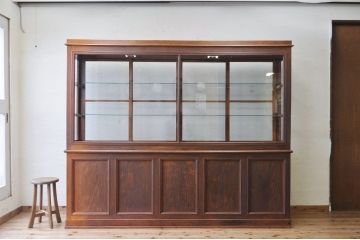 アンティーク家具　特大!古い洋品店の2段重ねガラスケース(飾り棚)