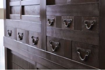 アンティーク家具　重厚!古い木の6尺水屋箪笥