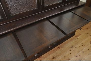 アンティーク家具　総楢材!古いお屋敷の上質な作業台付食器棚