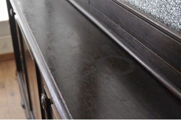 アンティーク家具　総楢材!古いお屋敷の上質な作業台付食器棚