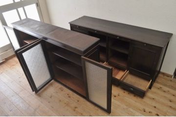 アンティーク家具　総楢材!古いお屋敷の上質な作業台付食器棚