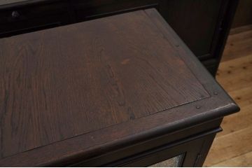 アンティーク家具　総楢材!古いお屋敷の上質な作業台付食器棚