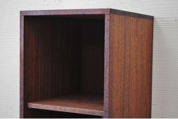 アンティーク家具　★古い木のシンプルな飾り棚(本棚)