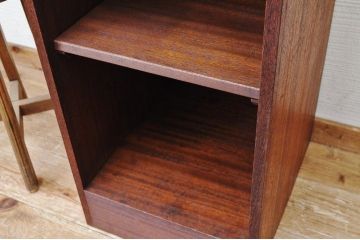 アンティーク家具　★古い木のシンプルな飾り棚(本棚)