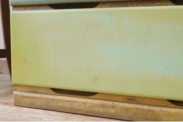 レトロ家具　レトロなカラー引き出しチェスト1
