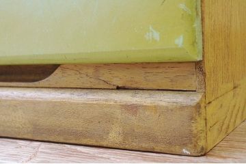 レトロ家具　レトロなカラー引き出しチェスト1