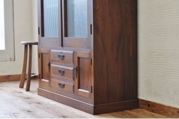 極上美品!厚みのある三方栓材の上質なモールガラス本箱