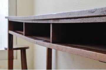 アンティーク家具　古いナラ材の横長作業台(机)1