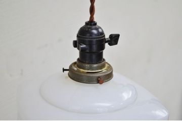 カットの模様が可愛い吊り下げ照明(電笠)