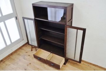 アンティーク家具　訳あり品　大振りなダイヤガラス本箱