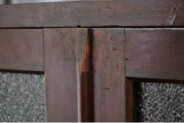 アンティーク家具　訳あり品　大振りなダイヤガラス本箱