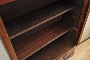 アンティーク家具　訳あり品　大振りなダイヤガラス本箱