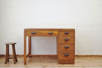 極上美品!古いナラ材の大振りな片袖机