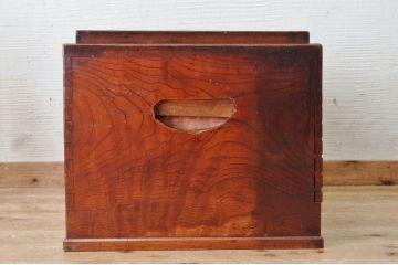 アンティーク雑貨　ジャンク品　手掛けが欠品の長火鉢