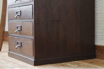 アンティーク家具　古い木のネームプレート付き小引き出し