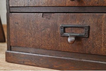 アンティーク家具　古い木のネームプレート付き小引き出し