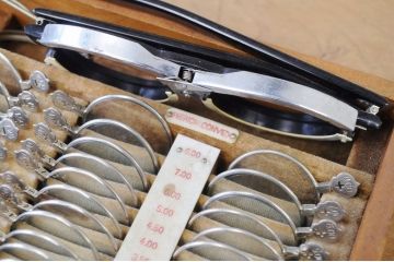 アンティーク雑貨　古い検眼セット