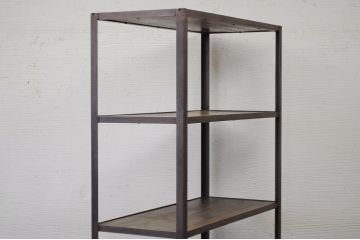 アンティーク家具　★重厚なアイアン飾り棚(小)