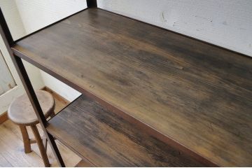 アンティーク家具　★重厚なアイアン飾り棚(小)