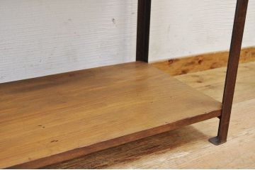 アンティーク家具　★重厚なアイアン飾り棚(小)
