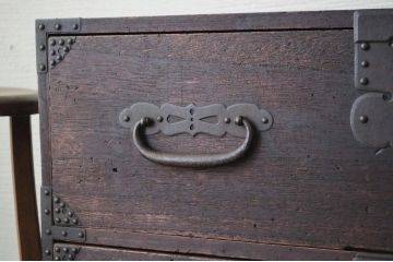 アンティーク家具　素敵な雰囲気!味のある時代箪笥ローボード