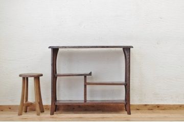 アンティーク家具　古い日光彫飾り棚