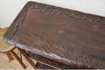 アンティーク家具　古い日光彫飾り棚