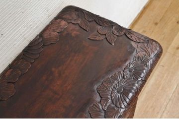 アンティーク家具　古い日光彫飾り棚
