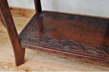 アンティーク家具　古い日光彫飾り棚