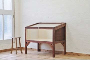 アンティーク家具　古い資料館の展示用ガラスケース(ショーケース)小2