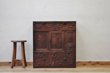 アンティーク家具　前面欅!古い欅材の小振りな帳場小箪笥