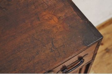 アンティーク家具　前面欅!古い欅材の小振りな帳場小箪笥