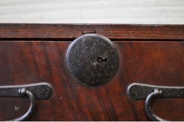 アンティーク家具　前面欅!古い欅材の小振りな帳場小箪笥