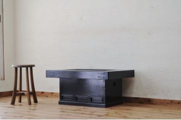 アンティーク雑貨　1970年代唐木極厚炉縁長火鉢
