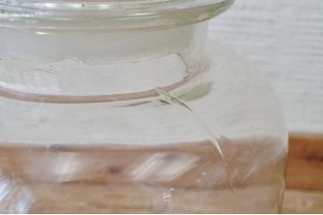 アンティーク雑貨　古いフタ付きのガラス瓶3個セット