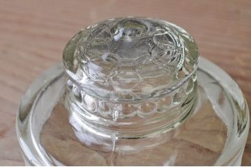 アンティーク雑貨　古いフタ付きのガラス瓶3個セット